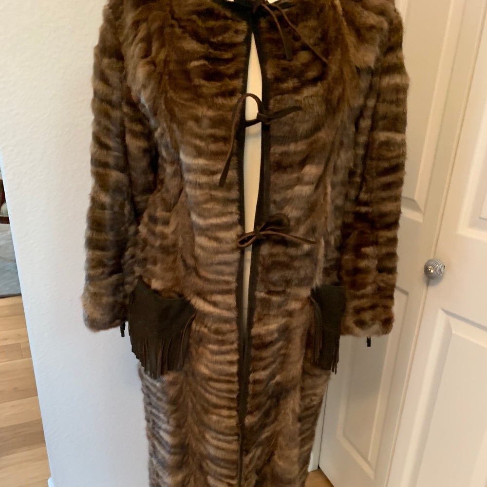 Sable fur western style with fringe unique
Midi in excellent condition